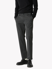 minimum • sofus • komfortable chino