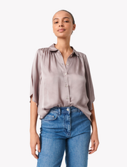 soaked • hela • leichte bluse