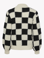 y.a.s • chess • strickpullover