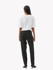 minimum • manjas • pants