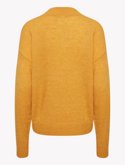 ichi • kamara • longsleeve
