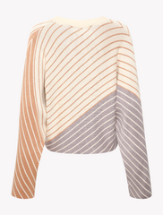 soaked • diana • pullover