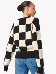 soaked • cabba • pullover