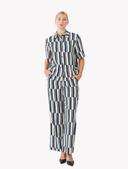 minimum • seliana • shirt