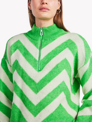 y.a.s • kavalli • zip-pullover