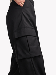 y.a.s • penni • cargo pants