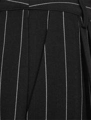 minimum • manjas • pants