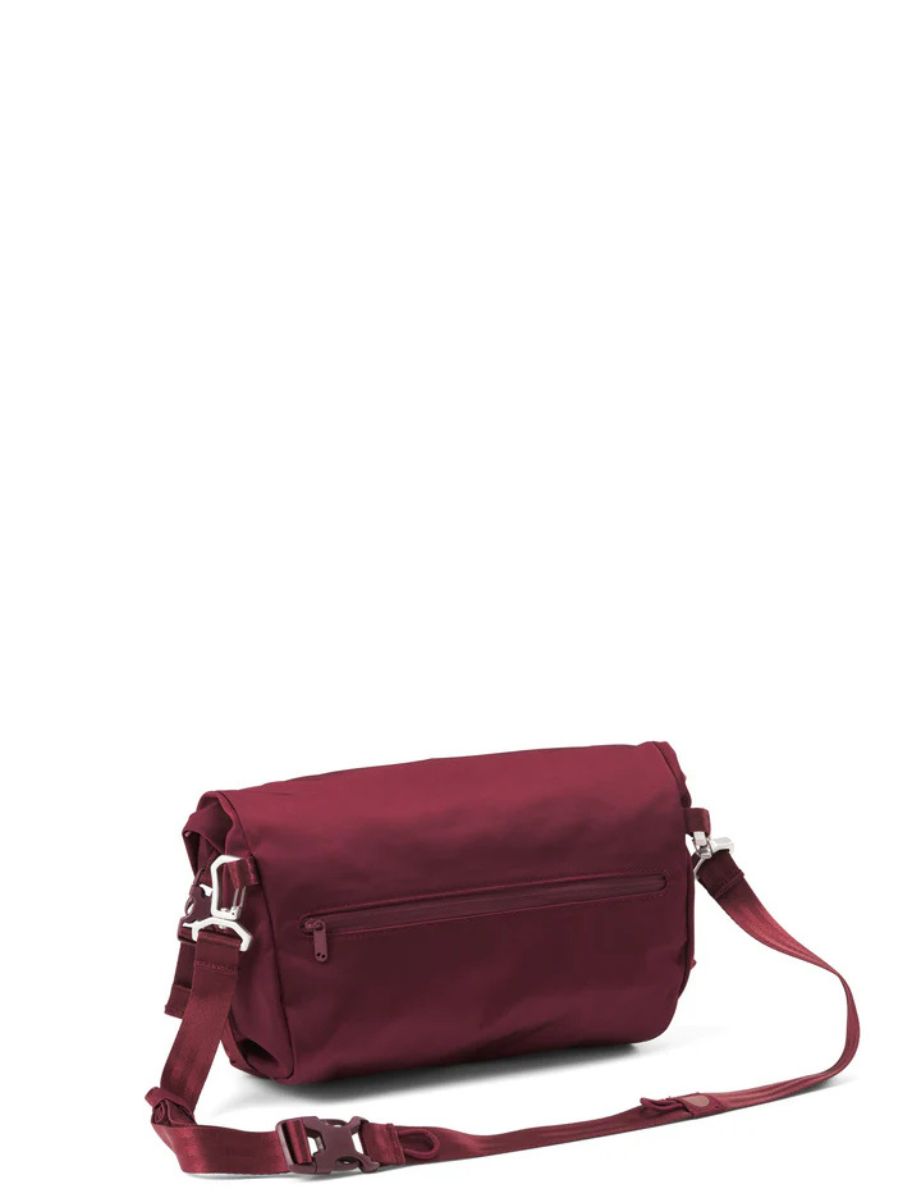 Aksel Changeant Glazed Red
