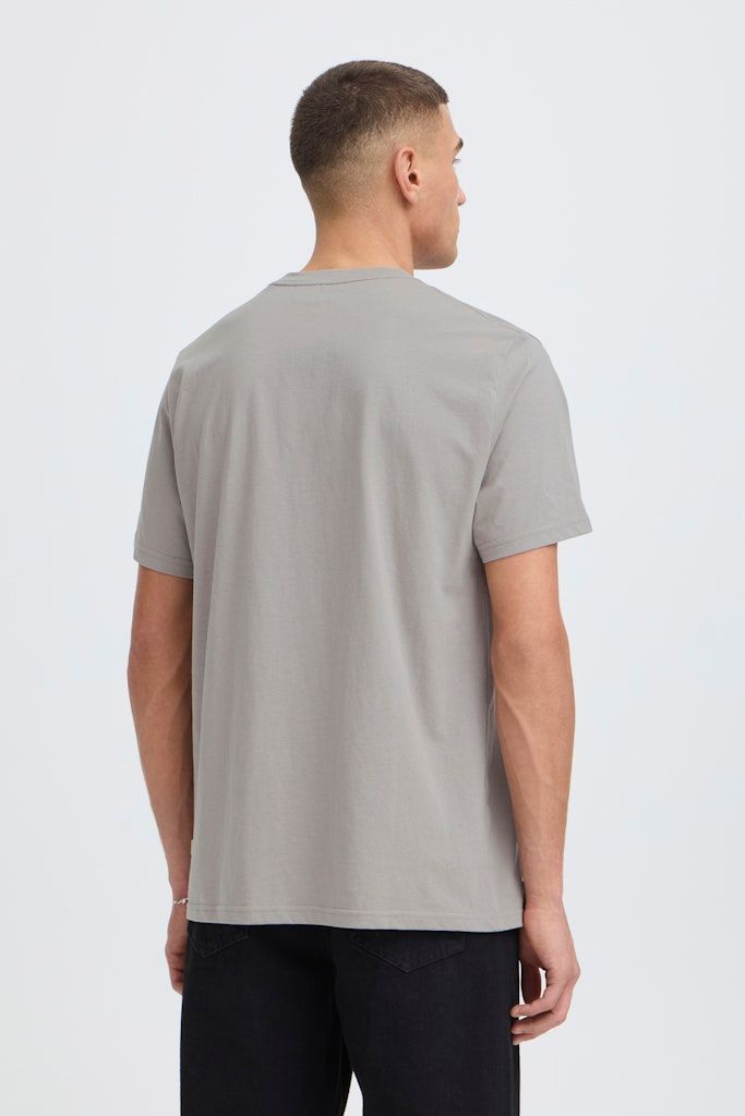 T-Shirt mit Stickerei - UWET