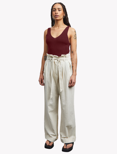 ichi • camas • top