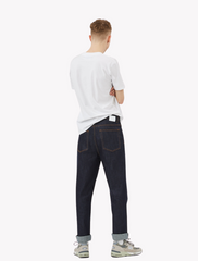 minimum • tappa • tapered jeans