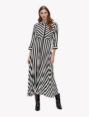 y.a.s • savanna • statement kleid