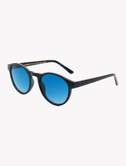 a.kjærbede • marvin • demi blue