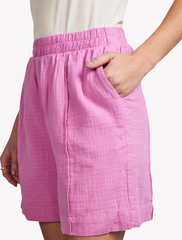 y.a.s • piro • shorts