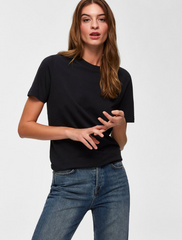 selected femme • my essential • basic t-shirt o-neck