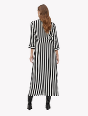 y.a.s • savanna • statement kleid