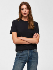 selected femme • my essential • basic t-shirt o-neck