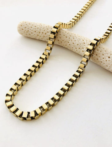 Box chain necklace